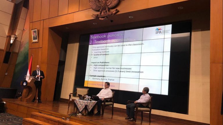 José Borghino in Indonesia