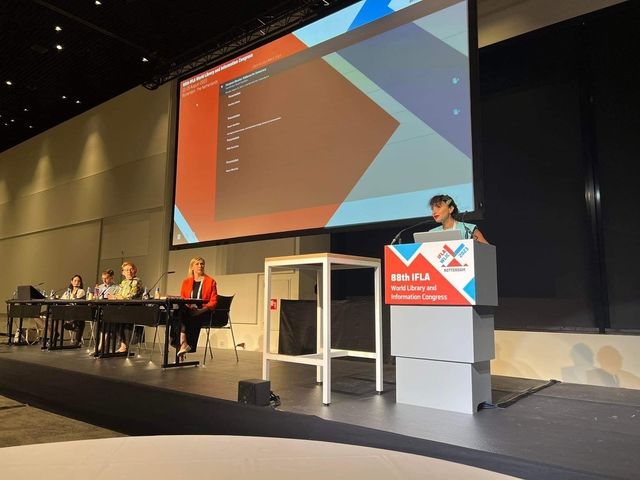 Gvantsa Jobava speaking at the IFLA Annual Meeting