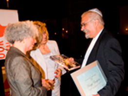 2008 Recipient Zarakolu with IPA President AM. Cabanellas (centre) & AWBC Chair J. Belifante (left)